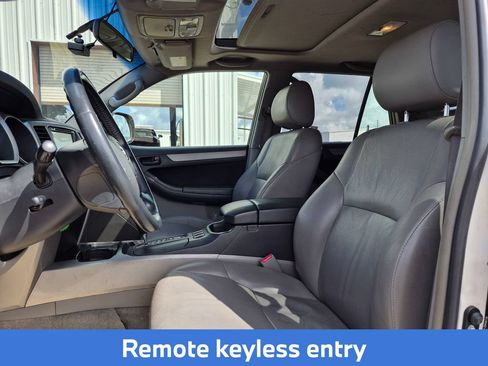 Used 2007 Toyota 4Runner SR5 RWD image 14
