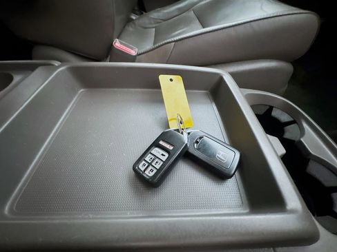Used 2015 Honda Odyssey EX-L image 42