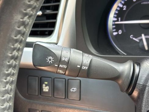 Used 2016 Toyota Highlander Limited AWD/4WD image 27