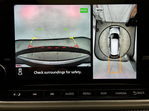 Used 2023 Nissan Rogue Platinum w/ Platinum Premium Package image 16