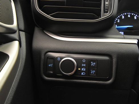 Used 2022 Ford Explorer XLT image 28