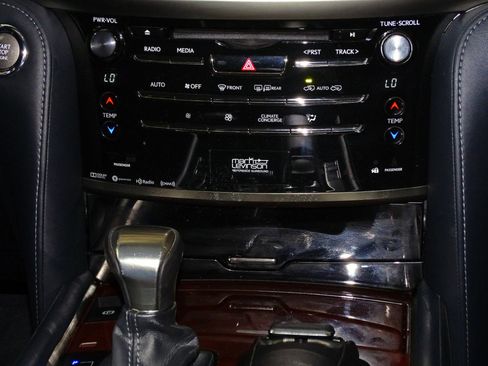 Used 2016 Lexus LX 570 4WD image 29