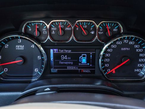 Used 2018 Chevrolet Silverado 1500 LT w/ All Star Edition AWD/4WD image 6