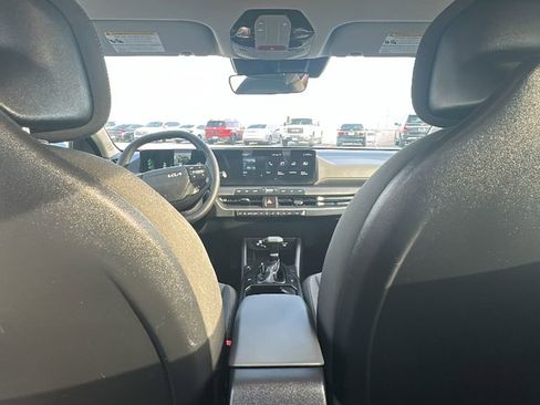 Used 2025 Kia K4 LXS image 29