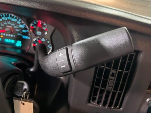 Used 2022 Chevrolet Express 2500 w/ Driver Convenience Package image 27