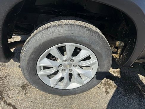 Used 2019 Chevrolet Silverado 1500 Custom w/ Custom Value Package image 17