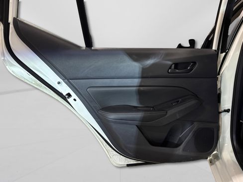 Used 2025 Nissan Altima 2.5 SV image 32