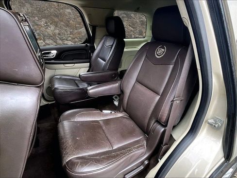 Used 2013 Cadillac Escalade Platinum image 21