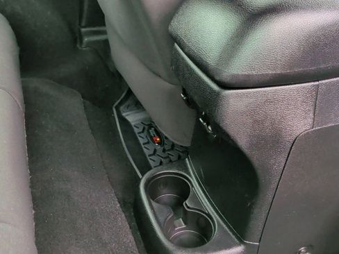 Used 2014 Jeep Wrangler Rubicon w/ Power Convenience Group AWD/4WD image 33