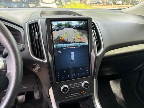 Used 2024 Ford Edge SEL image 17