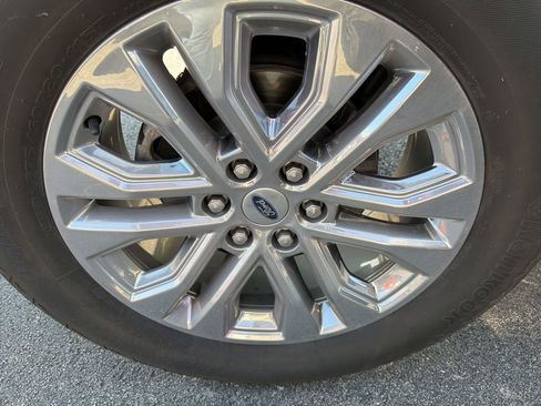 Used 2025 Ford F150 Lariat w/ Equipment Group 502A High AWD/4WD image 7