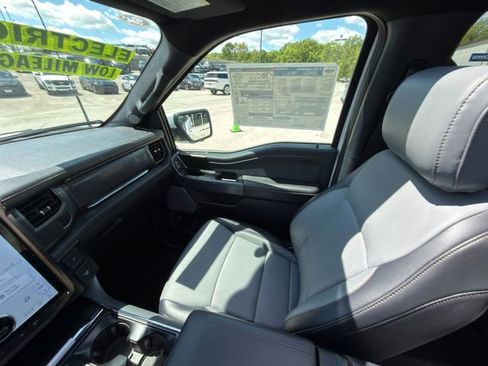Used 2025 Ford F150 Lightning Lariat AWD/4WD image 30