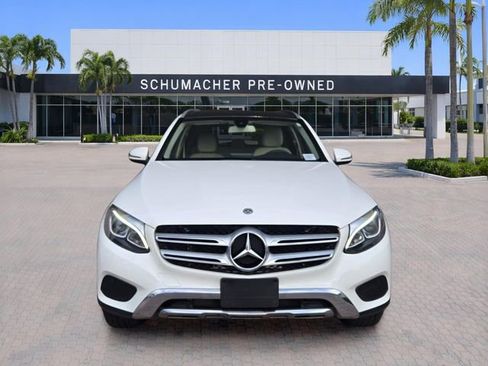 Used 2018 Mercedes-Benz GLC 300 4MATIC image 2