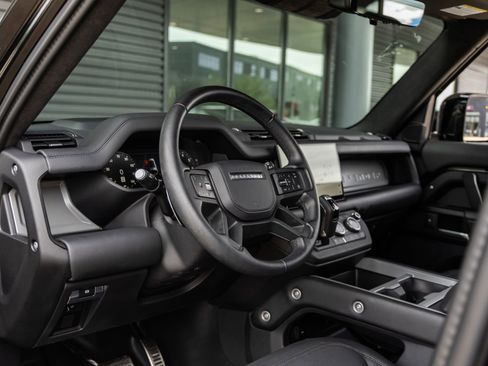 Used 2025 Land Rover Defender 130 V8 AWD/4WD image 22