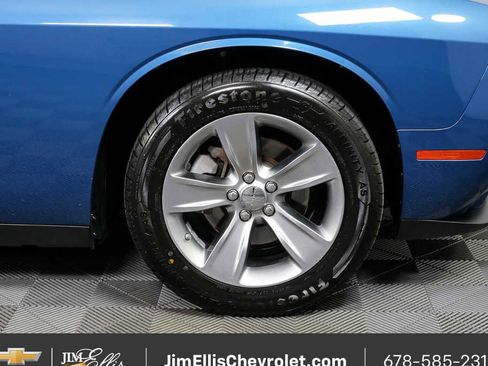 Used 2022 Dodge Challenger SXT image 34