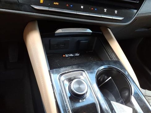Used 2025 Buick Envision Preferred AWD/4WD image 24