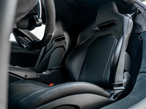 Used 2023 Maserati MC20 Coupe RWD image 4
