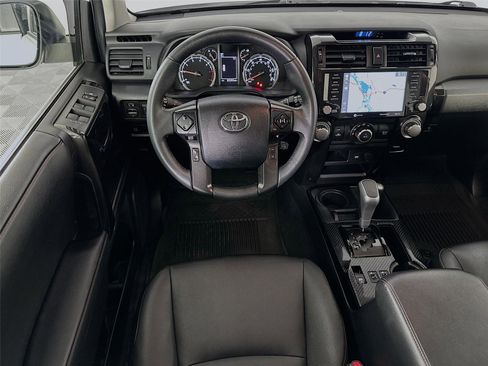 Used 2022 Toyota 4Runner TRD Off-Road Premium image 2
