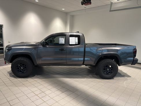 Used 2021 Toyota Tacoma SR w/ SX Package RWD image 2