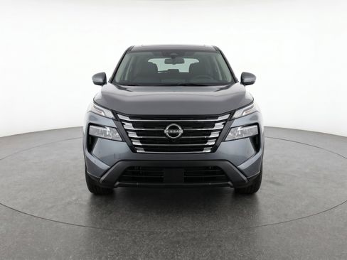 Used 2025 Nissan Rogue SV AWD/4WD image 2