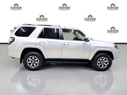 Used 2024 Toyota 4Runner TRD Off-Road Premium AWD/4WD image 4
