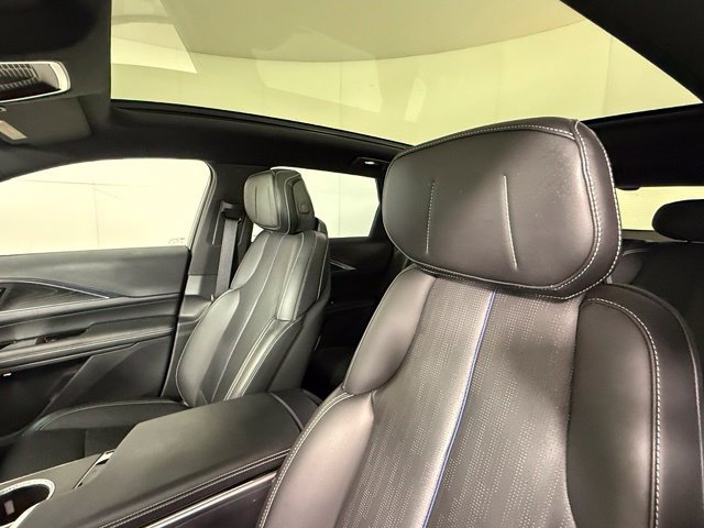 Certified 2024 Cadillac Lyriq Luxury AWD/4WD image 16