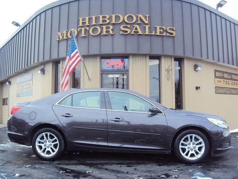 Used 2015 Chevrolet Malibu LT w/ Power Convenience Package image 2