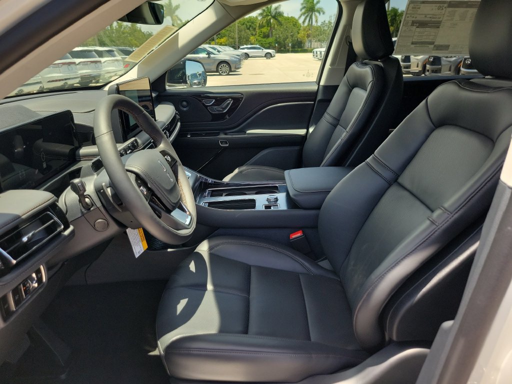 New 2026 Lincoln Aviator AWD image 18