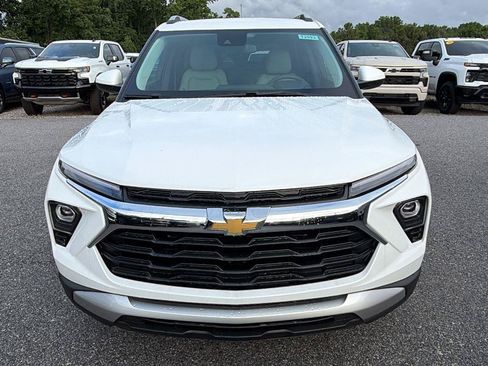 New 2026 Chevrolet TrailBlazer LT w/ Driver Confidence Package FWD image 2