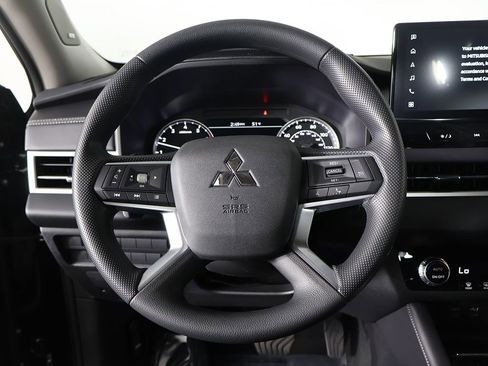 New 2026 Mitsubishi Outlander ES FWD image 35