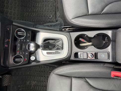 Used 2018 Audi Q3 2.0T Premium Plus w/ Premium Plus Package image 34