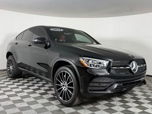 Used 2023 Mercedes-Benz GLC 300 4MATIC Coupe image 9