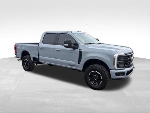 Used 2026 Ford F250 Platinum w/ Tremor Off-Road Package AWD/4WD image 26