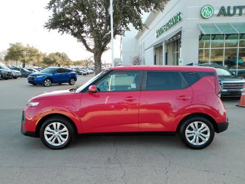 Used 2020 Kia Soul LX image 12