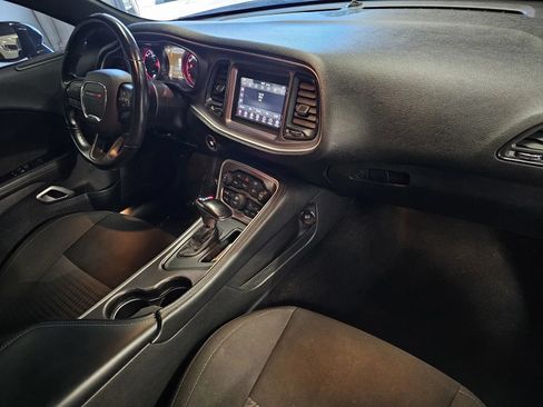 Used 2022 Dodge Challenger GT RWD image 5