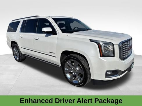 Used 2017 GMC Yukon XL Denali w/ Open Road Package AWD/4WD image 9