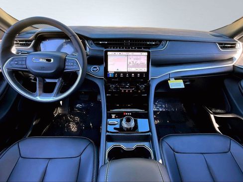 New 2025 Jeep Grand Cherokee Limited image 5