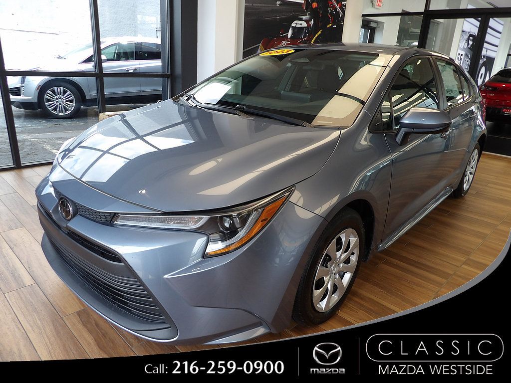 Used 2023 Toyota Corolla LE FWD image 1
