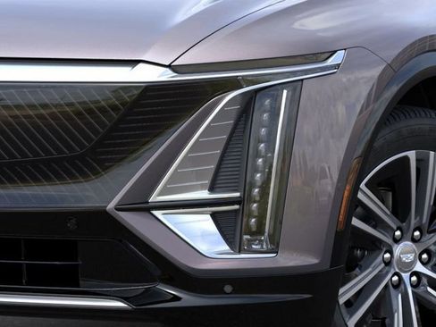New 2026 Cadillac Lyriq Luxury w/ LPO, Floor Liner Package AWD/4WD image 10