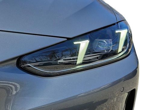 Used 2025 BMW 430i xDrive Coupe w/ Premium Package image 9