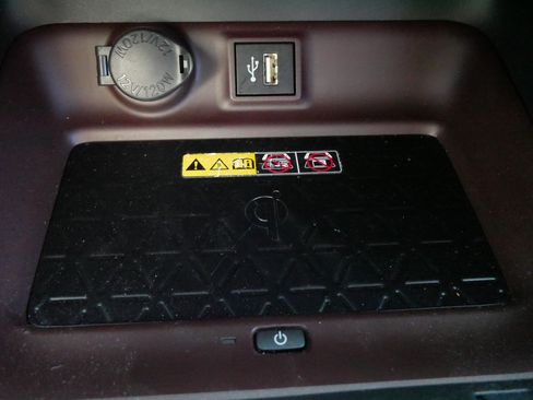 Used 2024 Toyota RAV4 Limited w/ Advanced Technology Package image 28