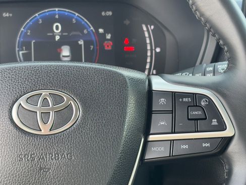 Certified 2025 Toyota Grand Highlander AWD image 23