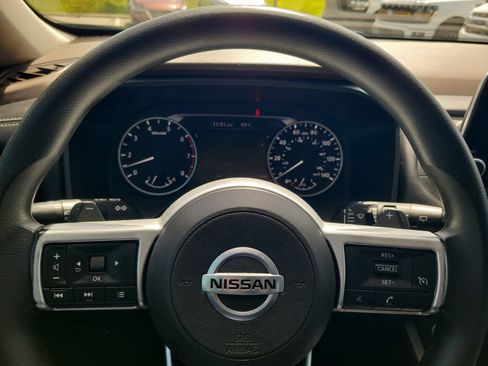 Used 2021 Nissan Rogue S FWD image 19