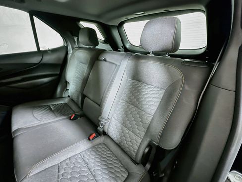 Used 2021 Chevrolet Equinox LT FWD image 23