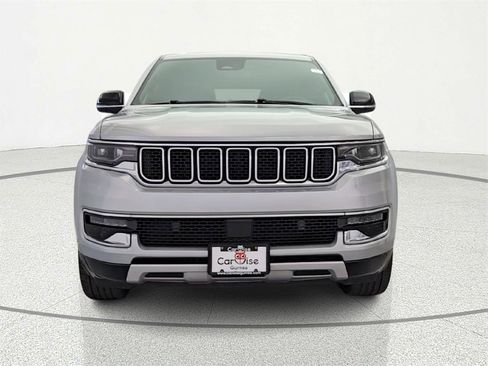 Used 2023 Jeep Wagoneer L Series II image 2