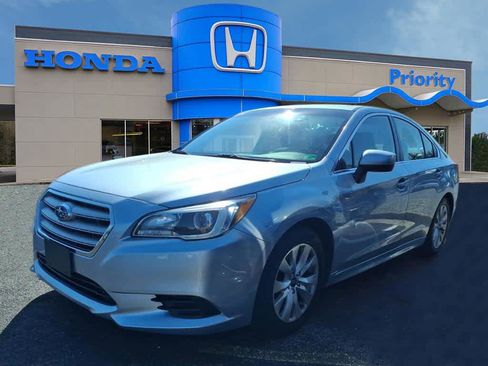 Used 2015 Subaru Legacy 2.5i Premium AWD/4WD image 1