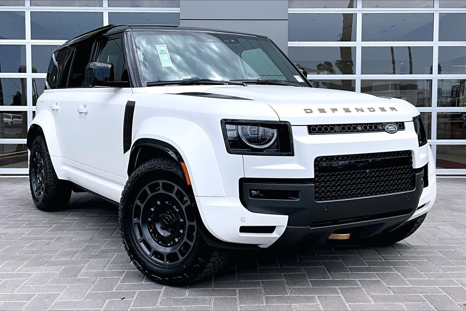 New 2026 Land Rover Defender 110 OCTA AWD/4WD image 2