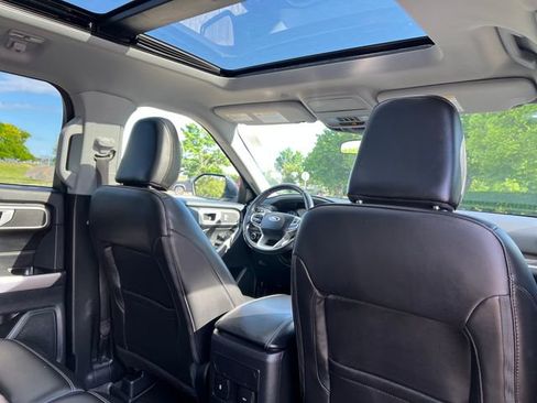 Certified 2023 Ford Explorer XLT w/ Equipment Group 202A AWD/4WD image 35