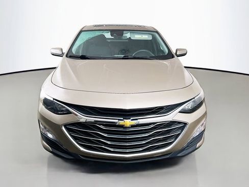 Used 2024 Chevrolet Malibu LT image 2