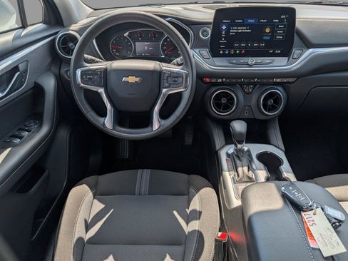 Used 2025 Chevrolet Blazer LT FWD image 27